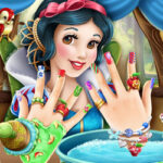Play Game Snow White Nails